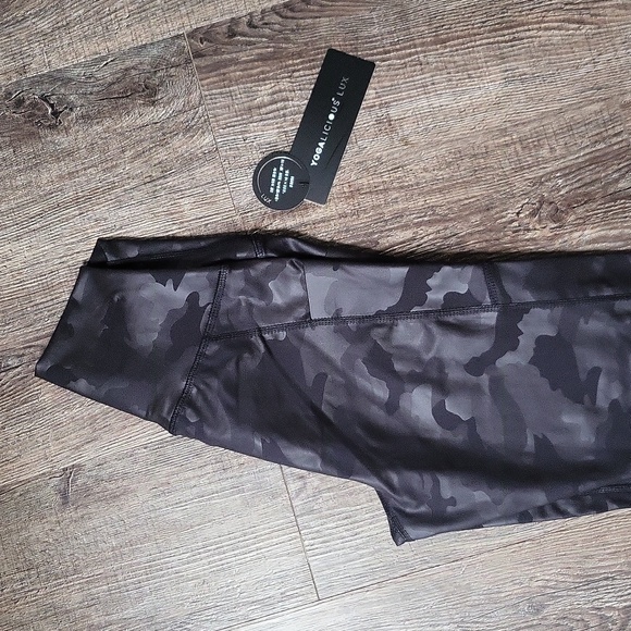 Pants - Yoga-lic-ious Shiny Black Camo Legging
